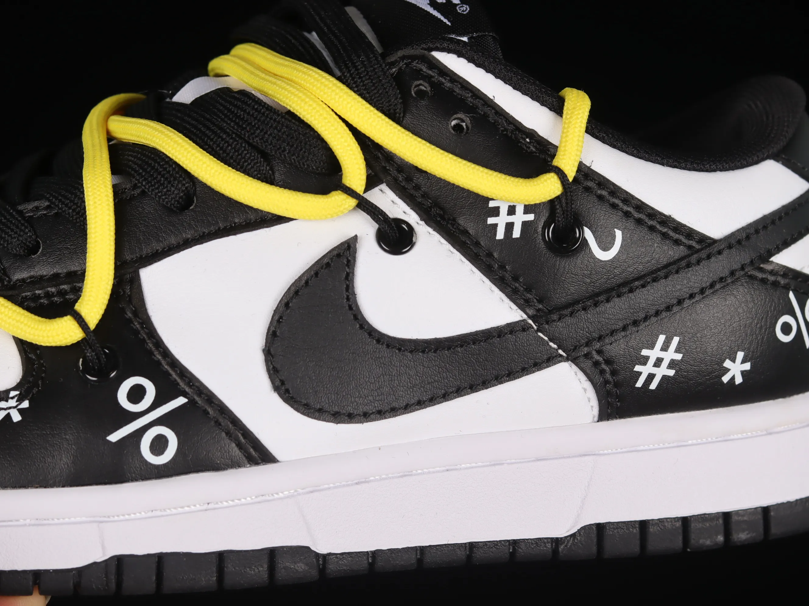 All Categories Nk SB Dunk Series Nk SB Dunk Low Low-top sneakers Nk Dunk Low Black and White Panda Code Customized version of deconstructed strap casual sneakers DD1391-100
